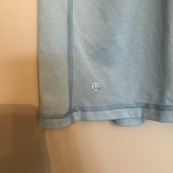 Lululemon Built in Bra Tank Size 4 - Picture 3 of 4